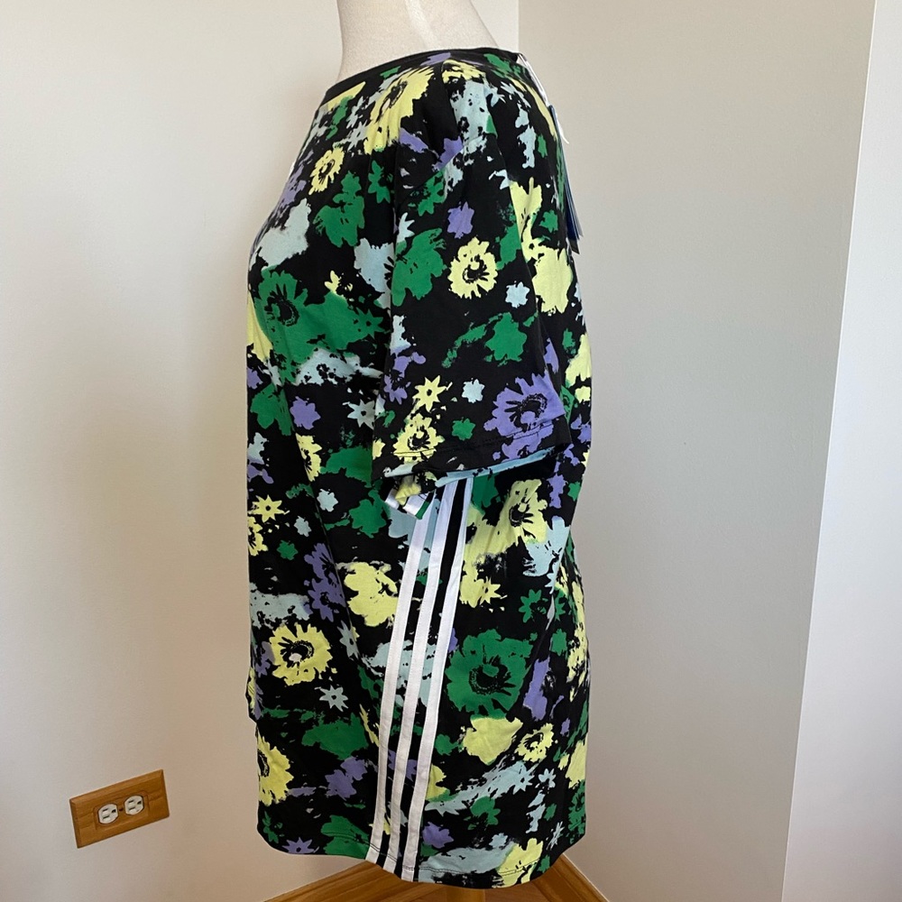 Floral Adidas Tee - Picture 4 of 7